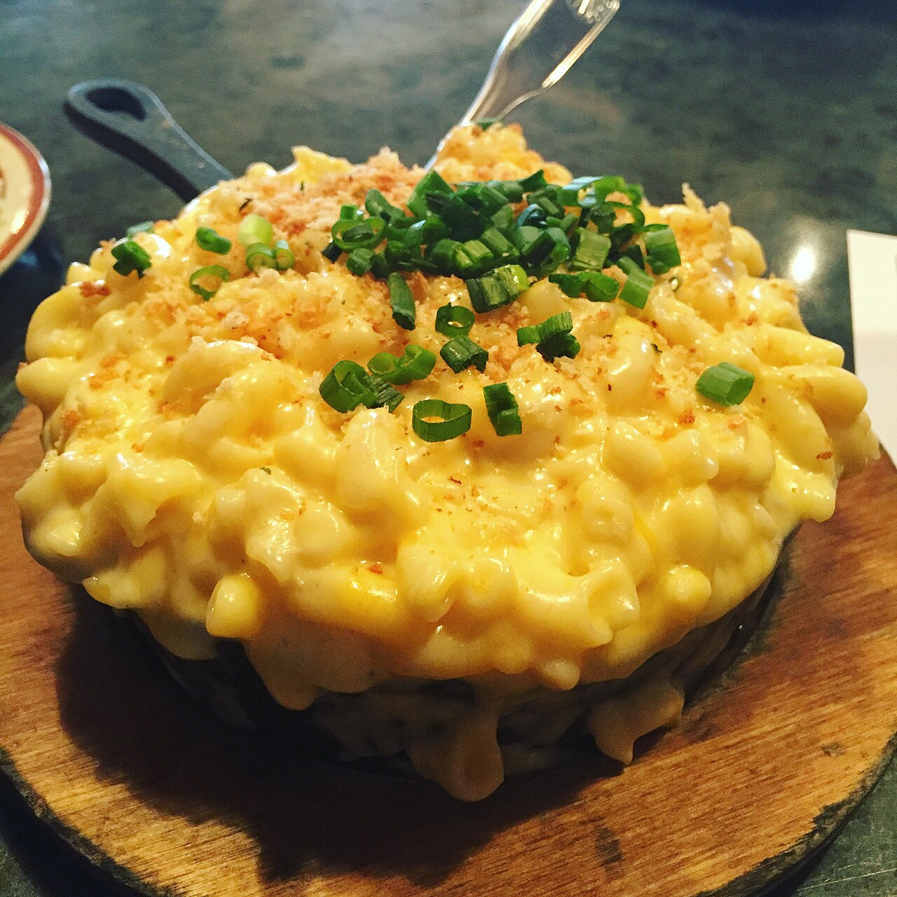 Elevate Your Mac & Cheese: Unexpected Toppings & Richness Tips